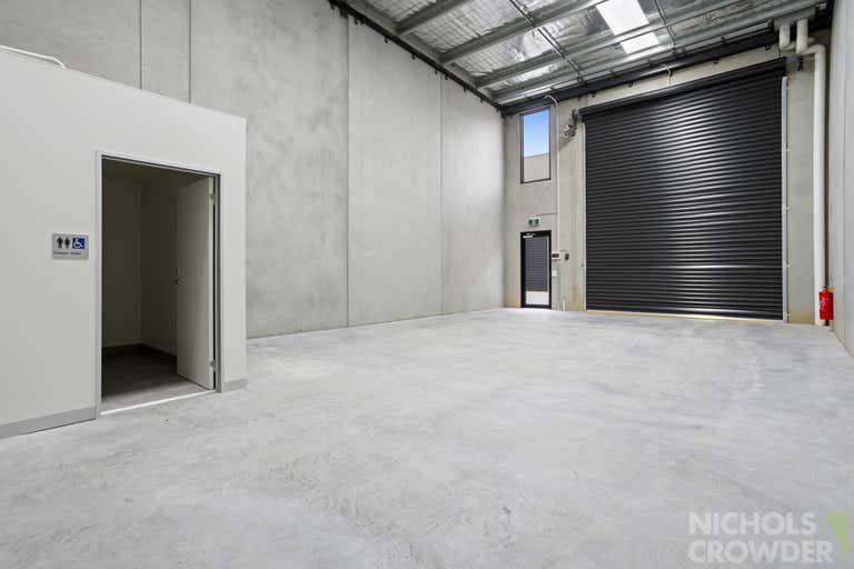 4 Treasure Court Cranbourne West VIC 3977 - Image 3