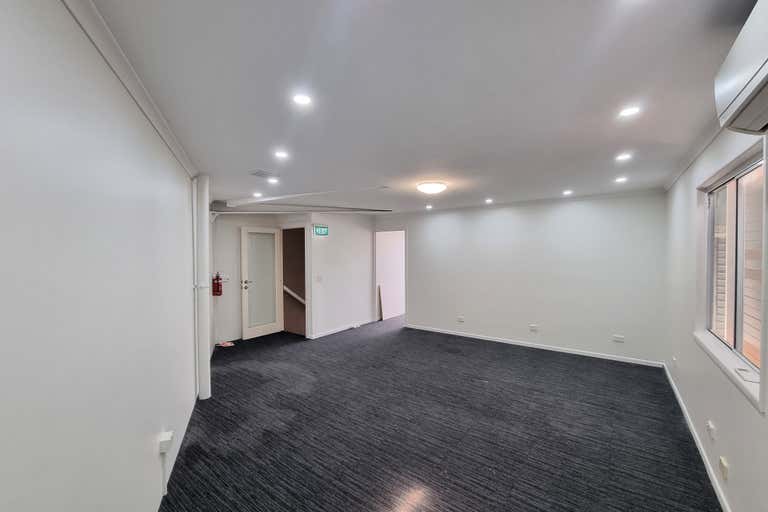 2/53 Riverside Place Morningside QLD 4170 - Image 3