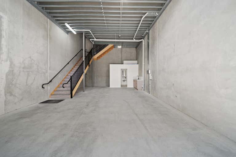 4/3 Rudman Parade Burleigh Heads QLD 4220 - Image 2