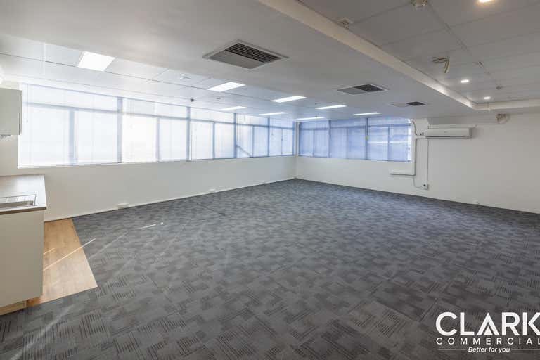 7/3 Alison Street Surfers Paradise QLD 4217 - Image 4