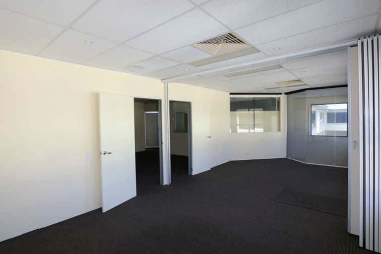 2/5 Executive Drive Burleigh Waters QLD 4220 - Image 3