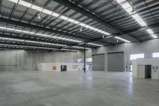 33 Nealdon Drive Meadowbrook QLD 4131 - Image 2