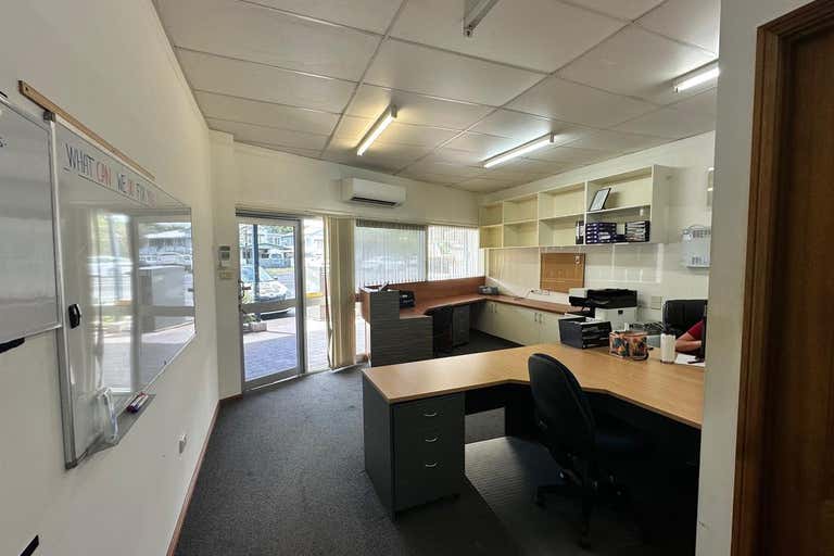 2/151 Martyn Street Parramatta Park QLD 4870 - Image 2