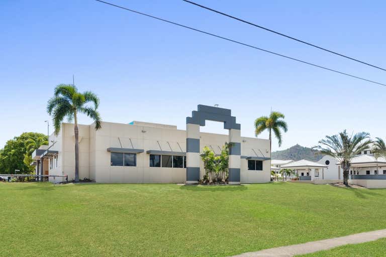 13-15 Martinez Avenue "The Lakes" Townsville City QLD 4810 - Image 1