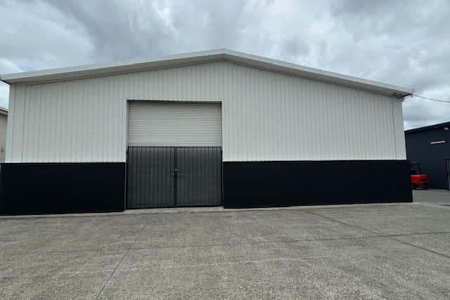 Unit 2, 17 Gateway Drive Biggera Waters QLD 4216 - Image 2