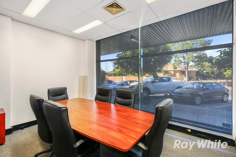 19 McLochlan Street Mount Waverley VIC 3149 - Image 3