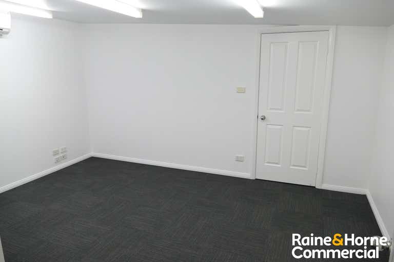 10/20-22 Barry Road Chipping Norton NSW 2170 - Image 4