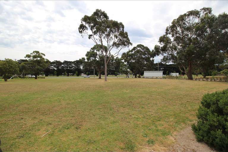 60/1140 Rear Ground Floor, Nepean Highway Mornington VIC 3931 - Image 2