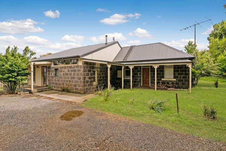 7 Fiddlers Green Road Kyneton VIC 3444 - Image 1