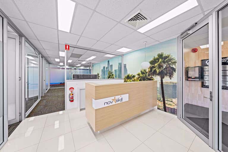 1/146 Bundall Road Bundall QLD 4217 - Image 2