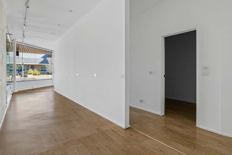 3/234 Main Street Mornington VIC 3931 - Image 2