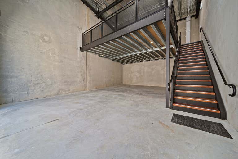 13/5 Bailey Crescent Southport QLD 4215 - Image 1