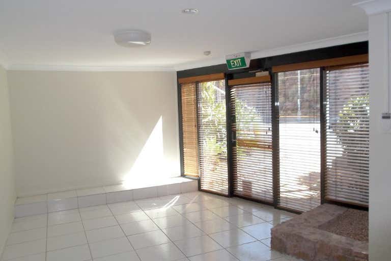 382 Sturt Street (T3) Townsville City QLD 4810 - Image 2