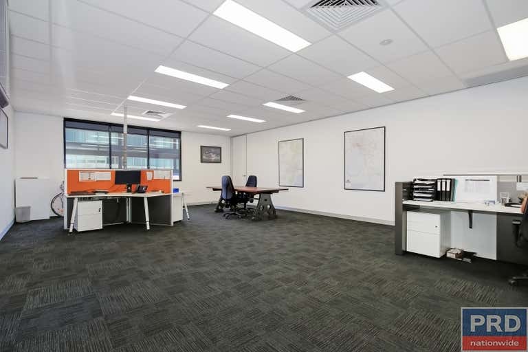 Suite 3, FF  526 Macauley Street Albury NSW 2640 - Image 3