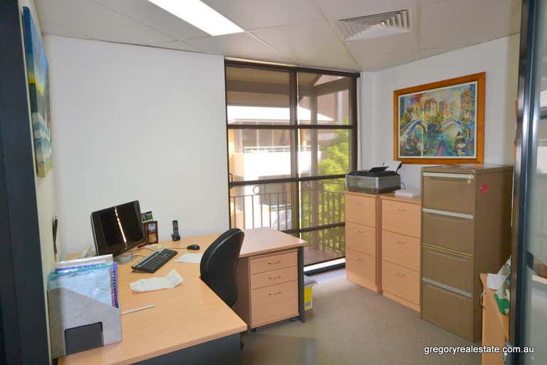 8B/290 Boundary Street Spring Hill QLD 4000 - Image 3