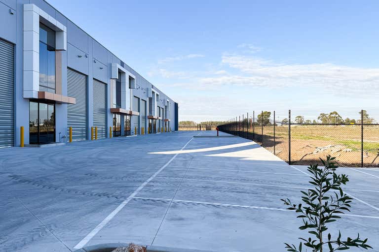 9 Medley Drive Cranbourne North VIC 3977 - Image 4