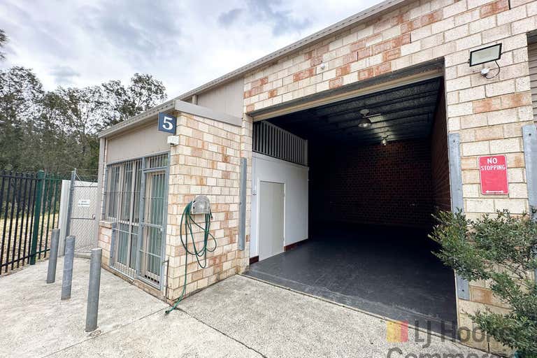 5/8 Bonnal Road Erina NSW 2250 - Image 2