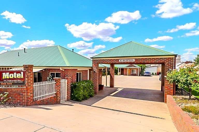 Poachers Paradise Motel, 97 Murray Street Rutherglen VIC 3685 - Image 2
