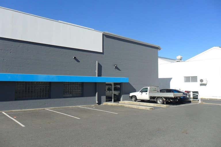 Tenancy 3, 214 Bolsover Street, 'ANZ Building' Rockhampton City QLD 4700 - Image 2