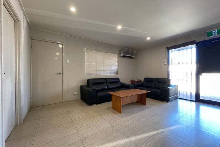 4/7 Holder Way Malaga WA 6090 - Image 2