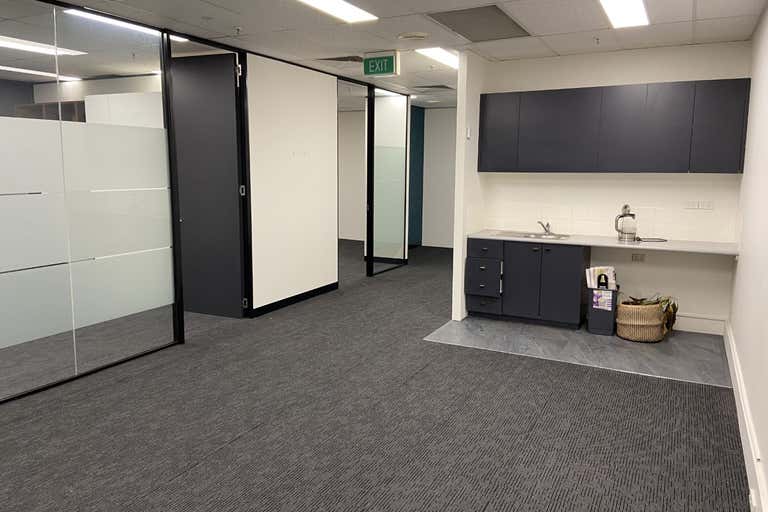 6/552 Lonsdale Street Melbourne VIC 3000 - Image 2