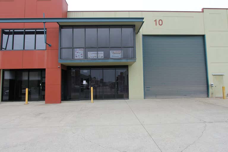 Unit 10, 24 Anzac Avenue Smeaton Grange NSW 2567 - Image 1