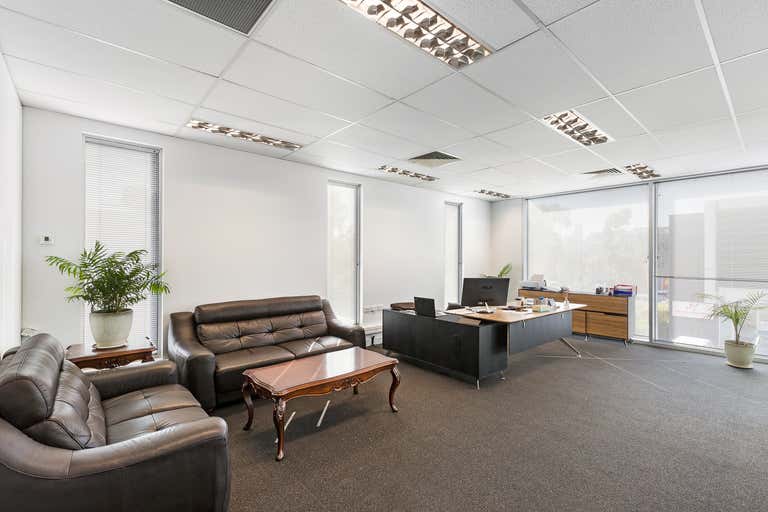 4/484 Graham Street Port Melbourne VIC 3207 - Image 3