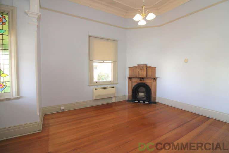 2/1 Clifford Street Toowoomba City QLD 4350 - Image 4