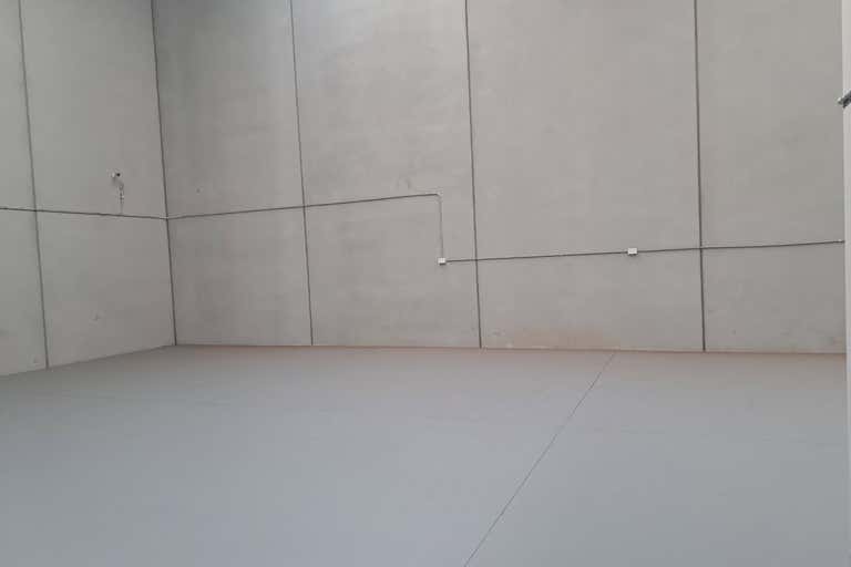 5/16 Network Drive Truganina VIC 3029 - Image 4