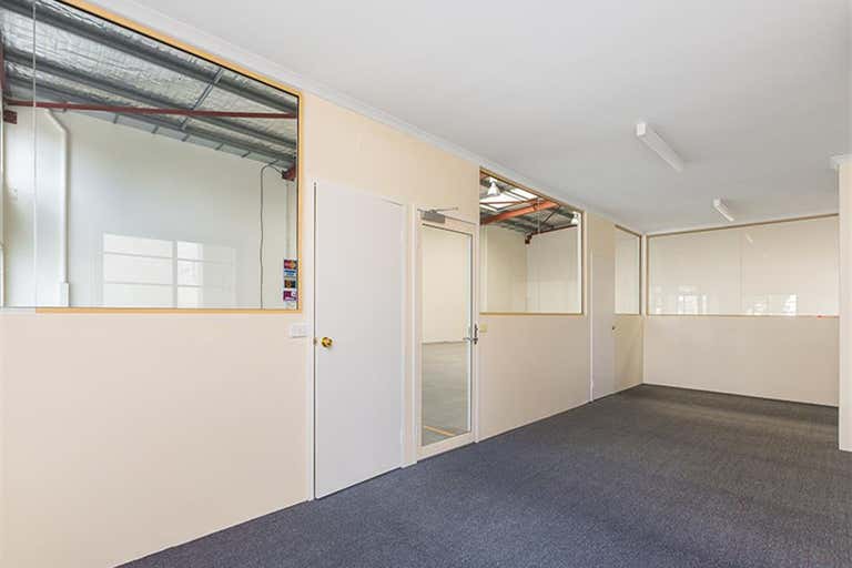 2/15 Brennan Way Belmont WA 6104 - Image 3