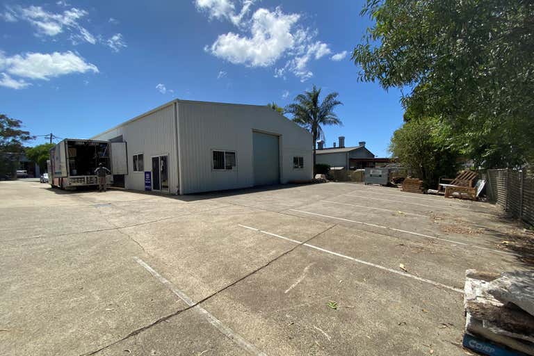 1/13-15 Commerce Court Noosaville QLD 4566 - Image 2