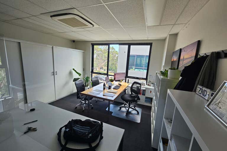 UNIT 10, 34 Wirraway Drive Port Melbourne VIC 3207 - Image 2