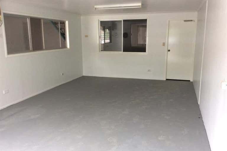 10 Jaygee Court Nerang QLD 4211 - Image 2