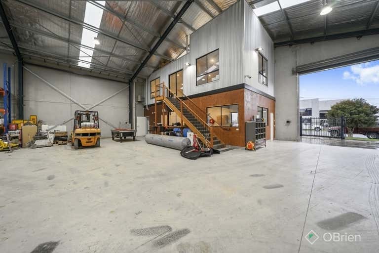 8 Graham Court Pakenham VIC 3810 - Image 4