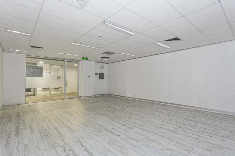 310/120 Bay Street Port Melbourne VIC 3207 - Image 2