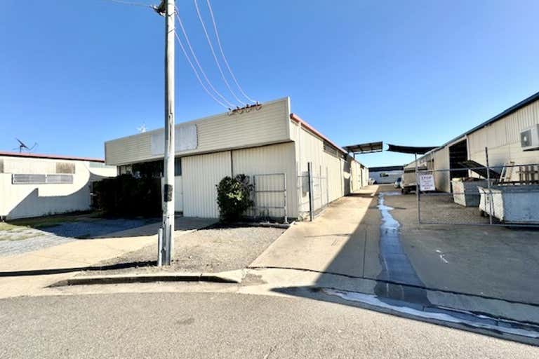 Unit 2, 26 Punari Street Currajong QLD 4812 - Image 1