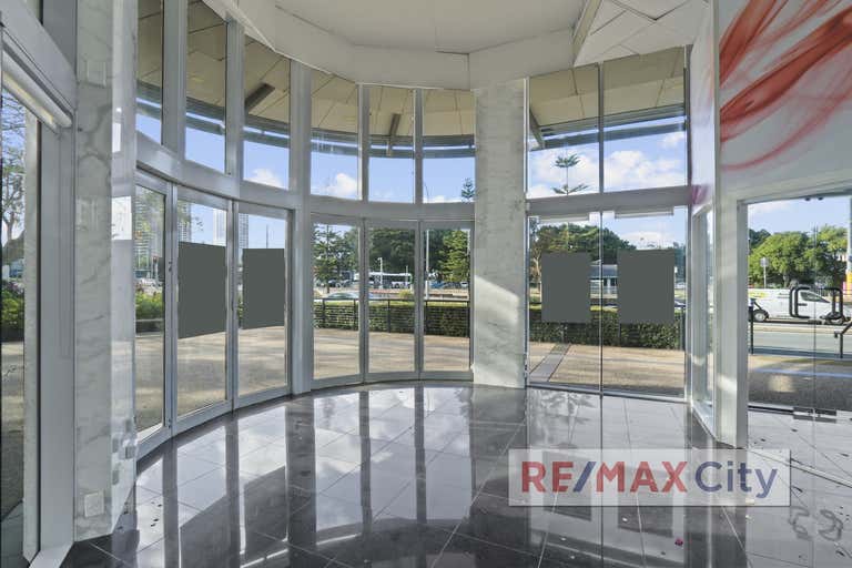 402 & 404/1 Como Crescent Southport QLD 4215 - Image 2