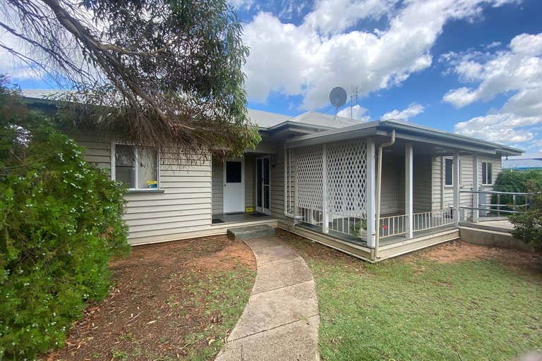 75 Middle St Chinchilla QLD 4413 - Image 1