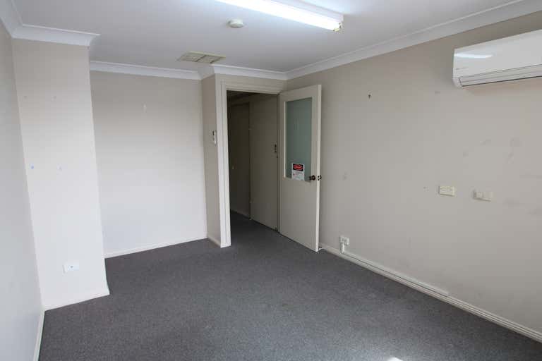 Suite 3, 18 Sweaney Street Inverell NSW 2360 - Image 1