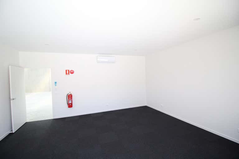 9/16 Carbine Way Mornington VIC 3931 - Image 3