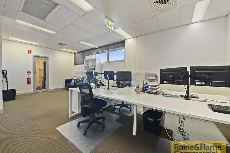 8/8 Navigator Place Hendra QLD 4011 - Image 4