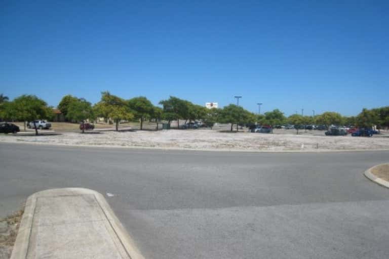 97 Forest Lakes Drive Thornlie WA 6108 - Image 2