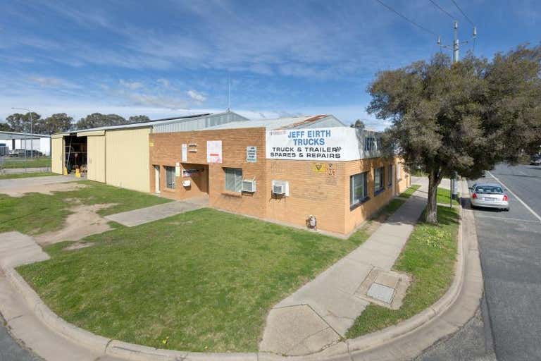 918 Calimo Street North Albury NSW 2640 - Image 1