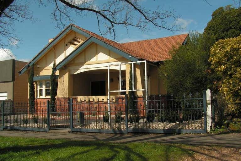 10 Hopetoun Street Bendigo VIC 3550 - Image 2