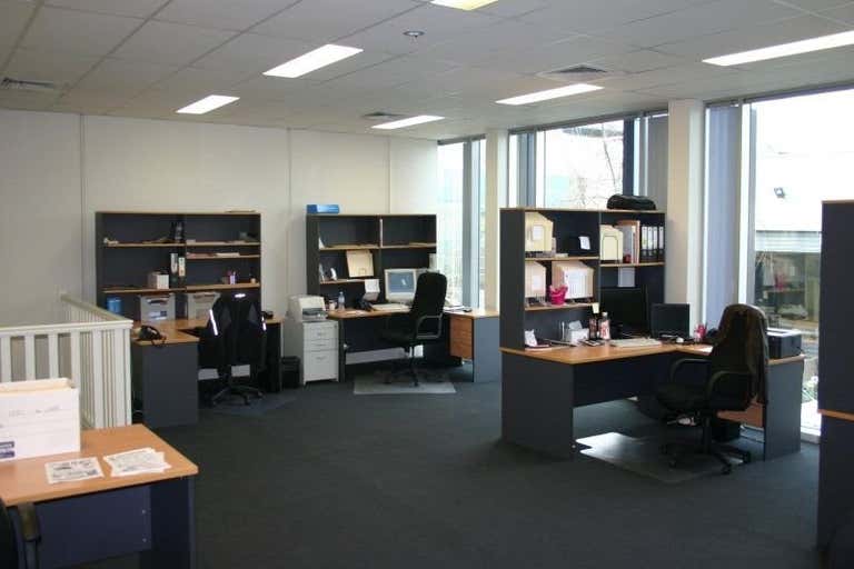 Unit 4, 297 Ingles Street Port Melbourne VIC 3207 - Image 3