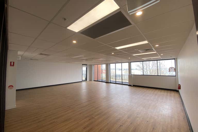 Level 1 Suite TB2, Level 1 B2 9 Commercial Road Caroline Springs VIC 3023 - Image 3
