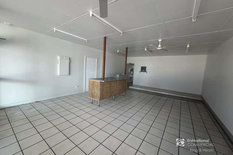 5/271 Esplanade Lakes Entrance VIC 3909 - Image 3