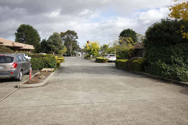 12/15 Stud Road Bayswater VIC 3153 - Image 3