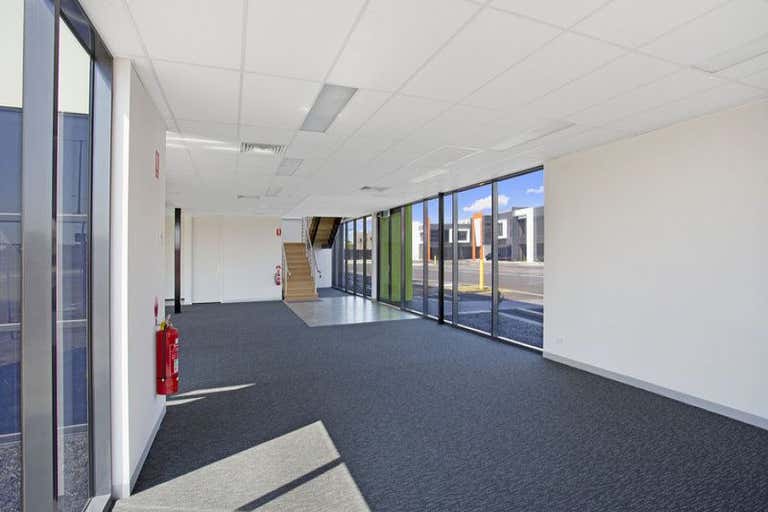 3/30 Prohasky Street Port Melbourne VIC 3207 - Image 3