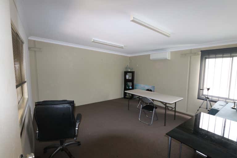 4/9 Rothcote Court Burleigh Heads QLD 4220 - Image 3